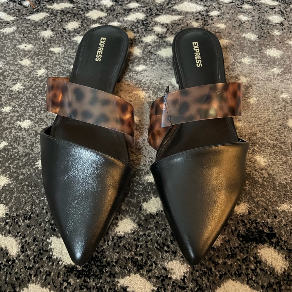 NWT leopard flats 8.5